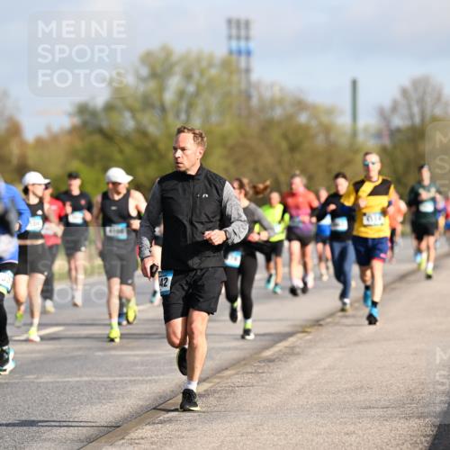 12.04.2026 - 45. Internationalen Wilhelmsburger Insellauf Dr. Thomas Lammeyer http://msf.ph/oto/9432970 12.04.2026 09:16:37 Laufen 10, 4100, 42 meine-sportfotos.de