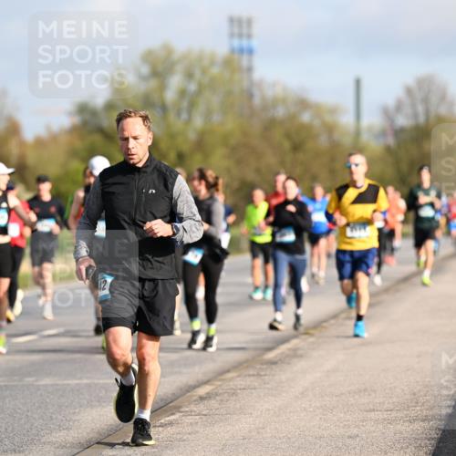 12.04.2026 - 45. Internationalen Wilhelmsburger Insellauf Dr. Thomas Lammeyer http://msf.ph/oto/9432976 12.04.2026 09:16:38 Laufen 331, 12 meine-sportfotos.de