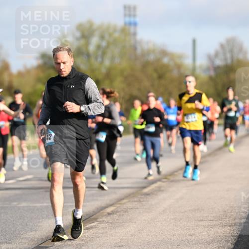 12.04.2026 - 45. Internationalen Wilhelmsburger Insellauf Dr. Thomas Lammeyer http://msf.ph/oto/9432977 12.04.2026 09:16:38 Laufen 33, 42 meine-sportfotos.de