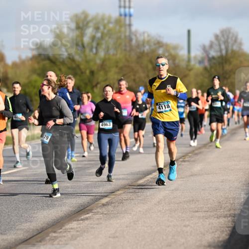 12.04.2026 - 45. Internationalen Wilhelmsburger Insellauf Dr. Thomas Lammeyer http://msf.ph/oto/9432986 12.04.2026 09:16:40 Laufen 479, 4963, 4118 meine-sportfotos.de
