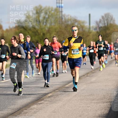 12.04.2026 - 45. Internationalen Wilhelmsburger Insellauf Dr. Thomas Lammeyer http://msf.ph/oto/9432989 12.04.2026 09:16:40 Laufen 4100, 4327, 479, 4963, 4118 meine-sportfotos.de