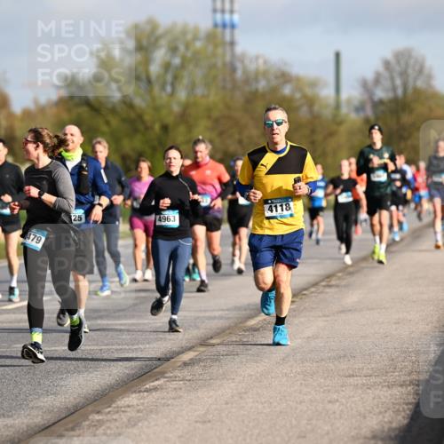 12.04.2026 - 45. Internationalen Wilhelmsburger Insellauf Dr. Thomas Lammeyer http://msf.ph/oto/9432990 12.04.2026 09:16:40 Laufen 4108, 27, 479, 25, 4118, 4963 meine-sportfotos.de