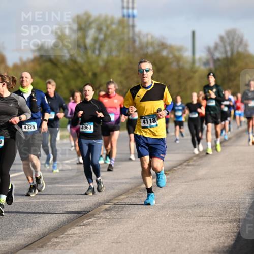 12.04.2026 - 45. Internationalen Wilhelmsburger Insellauf Dr. Thomas Lammeyer http://msf.ph/oto/9432993 12.04.2026 09:16:41 Laufen 4327, 479, 4325, 4963, 4118 meine-sportfotos.de