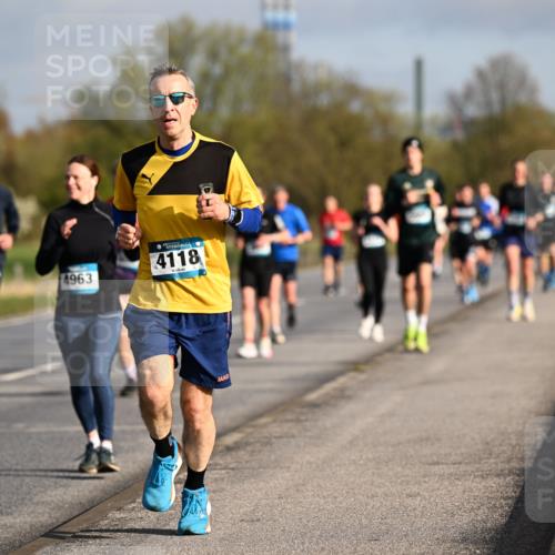 12.04.2026 - 45. Internationalen Wilhelmsburger Insellauf Dr. Thomas Lammeyer http://msf.ph/oto/9433002 12.04.2026 09:16:43 Laufen 4963, 4118 meine-sportfotos.de
