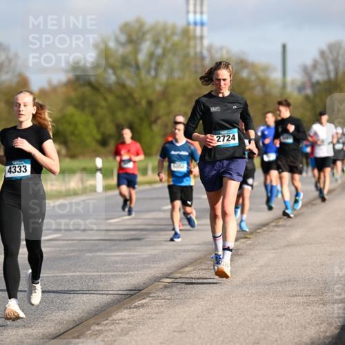 12.04.2026 - 45. Internationalen Wilhelmsburger Insellauf Dr. Thomas Lammeyer http://msf.ph/oto/9433034 12.04.2026 09:16:50 Laufen 50, 7, 4333, 3050, 2724 meine-sportfotos.de