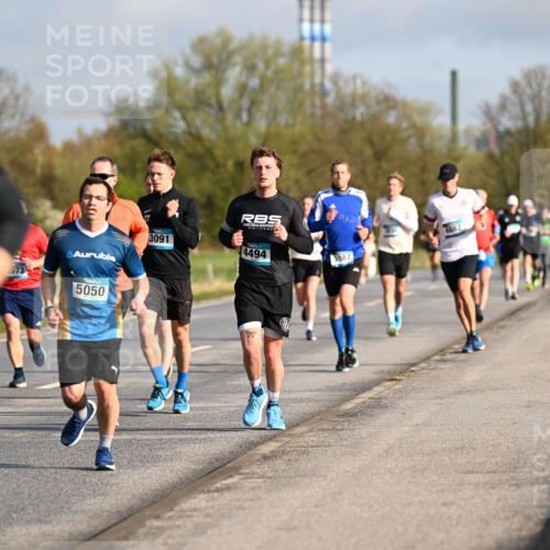 12.04.2026 - 45. Internationalen Wilhelmsburger Insellauf Dr. Thomas Lammeyer http://msf.ph/oto/9433058 12.04.2026 09:16:54 Laufen 724, 2073, 5050, 3091, 4494, 4882, 3087 meine-sportfotos.de