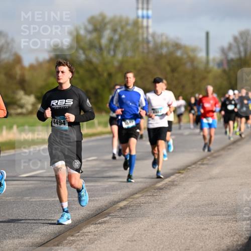 12.04.2026 - 45. Internationalen Wilhelmsburger Insellauf Dr. Thomas Lammeyer http://msf.ph/oto/9433069 12.04.2026 09:16:55 Laufen 5050, 10, 4494 meine-sportfotos.de