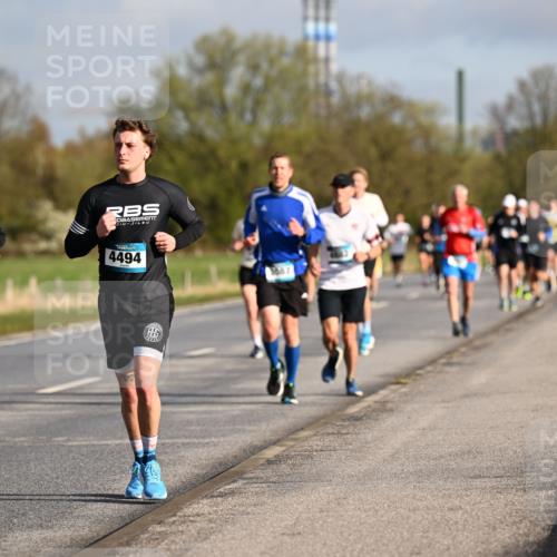 12.04.2026 - 45. Internationalen Wilhelmsburger Insellauf Dr. Thomas Lammeyer http://msf.ph/oto/9433070 12.04.2026 09:16:55 Laufen 050, 216, 4494, 1087 meine-sportfotos.de