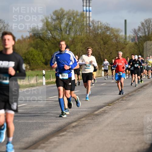 12.04.2026 - 45. Internationalen Wilhelmsburger Insellauf Dr. Thomas Lammeyer http://msf.ph/oto/9433076 12.04.2026 09:16:56 Laufen 3087, 3830, 3662, 4401, 16 meine-sportfotos.de