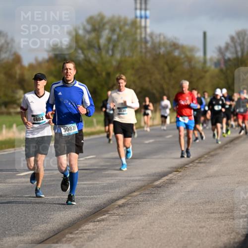 12.04.2026 - 45. Internationalen Wilhelmsburger Insellauf Dr. Thomas Lammeyer http://msf.ph/oto/9433085 12.04.2026 09:16:58 Laufen 4882, 3087, 1830 meine-sportfotos.de