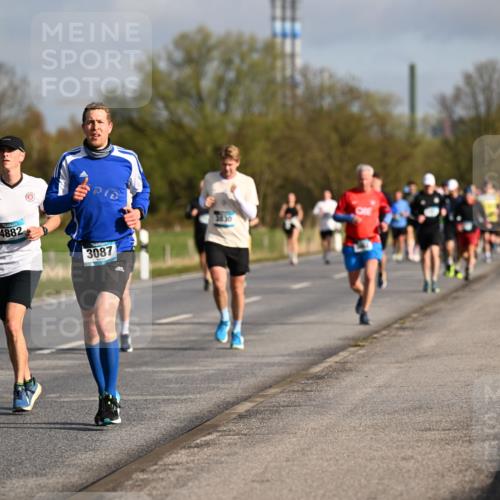 12.04.2026 - 45. Internationalen Wilhelmsburger Insellauf Dr. Thomas Lammeyer http://msf.ph/oto/9433087 12.04.2026 09:16:58 Laufen 4882, 3087 meine-sportfotos.de