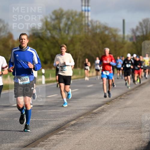 12.04.2026 - 45. Internationalen Wilhelmsburger Insellauf Dr. Thomas Lammeyer http://msf.ph/oto/9433089 12.04.2026 09:16:58 Laufen 4882, 3087 meine-sportfotos.de