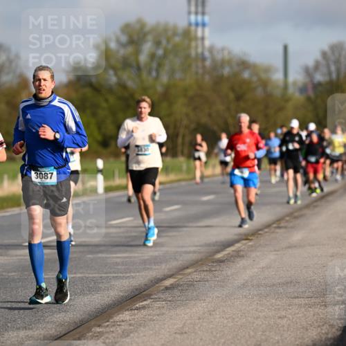 12.04.2026 - 45. Internationalen Wilhelmsburger Insellauf Dr. Thomas Lammeyer http://msf.ph/oto/9433090 12.04.2026 09:16:59 Laufen 485, 3087, 3830 meine-sportfotos.de