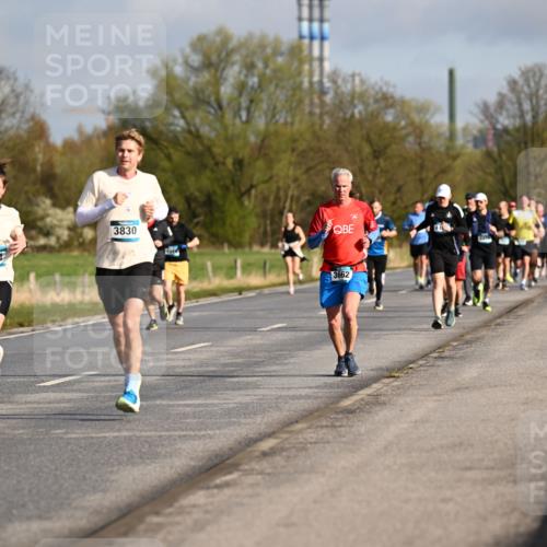12.04.2026 - 45. Internationalen Wilhelmsburger Insellauf Dr. Thomas Lammeyer http://msf.ph/oto/9433098 12.04.2026 09:17:00 Laufen 7, 3831, 3830, 3662 meine-sportfotos.de