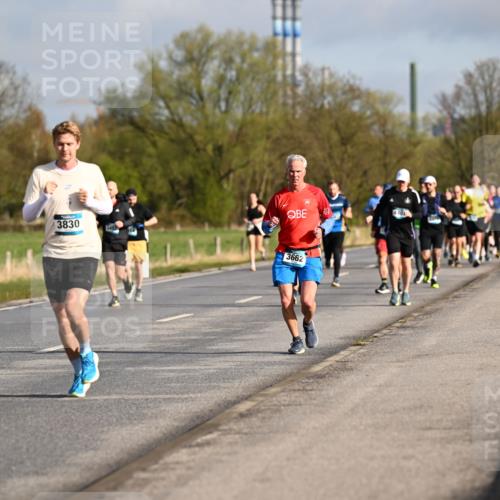 12.04.2026 - 45. Internationalen Wilhelmsburger Insellauf Dr. Thomas Lammeyer http://msf.ph/oto/9433103 12.04.2026 09:17:01 Laufen 3831, 114, 3830, 3662, 401 meine-sportfotos.de
