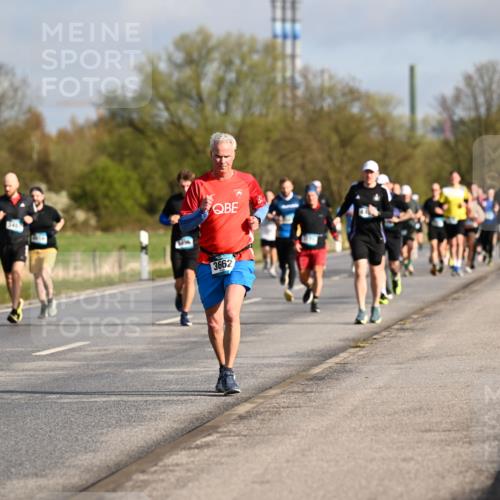 12.04.2026 - 45. Internationalen Wilhelmsburger Insellauf Dr. Thomas Lammeyer http://msf.ph/oto/9433117 12.04.2026 09:17:03 Laufen 3662 meine-sportfotos.de