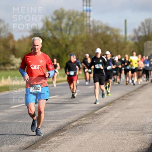12.04.2026 - 45. Internationalen Wilhelmsburger Insellauf Dr. Thomas Lammeyer http://msf.ph/oto/9433130 12.04.2026 09:17:05 Laufen 3662 meine-sportfotos.de