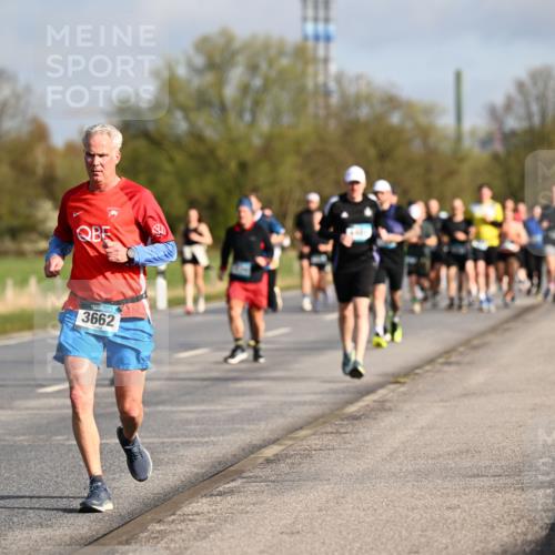 12.04.2026 - 45. Internationalen Wilhelmsburger Insellauf Dr. Thomas Lammeyer http://msf.ph/oto/9433132 12.04.2026 09:17:05 Laufen 3662 meine-sportfotos.de