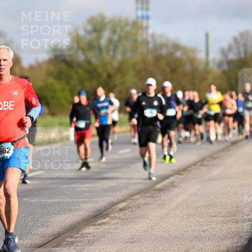 12.04.2026 - 45. Internationalen Wilhelmsburger Insellauf Dr. Thomas Lammeyer http://msf.ph/oto/9433139 12.04.2026 09:17:06 Laufen 4, 3662 meine-sportfotos.de
