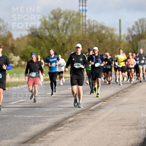 12.04.2026 - 45. Internationalen Wilhelmsburger Insellauf Dr. Thomas Lammeyer http://msf.ph/oto/9433143 12.04.2026 09:17:07 Laufen 3662, 5496, 3171, 556, 4401, 2379 meine-sportfotos.de