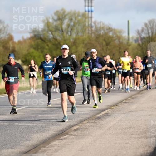 12.04.2026 - 45. Internationalen Wilhelmsburger Insellauf Dr. Thomas Lammeyer http://msf.ph/oto/9433149 12.04.2026 09:17:08 Laufen 4401, 252, 23, 5567, 3171, 5496 meine-sportfotos.de
