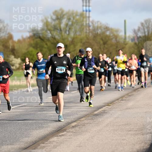 12.04.2026 - 45. Internationalen Wilhelmsburger Insellauf Dr. Thomas Lammeyer http://msf.ph/oto/9433152 12.04.2026 09:17:08 Laufen 3171, 5567, 4401, 2379 meine-sportfotos.de