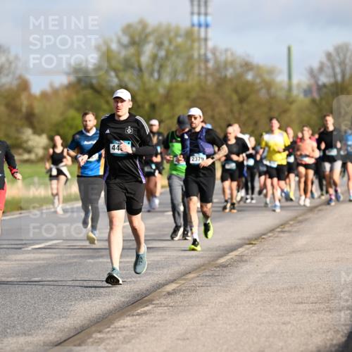 12.04.2026 - 45. Internationalen Wilhelmsburger Insellauf Dr. Thomas Lammeyer http://msf.ph/oto/9433154 12.04.2026 09:17:09 Laufen 3171, 44, 2379 meine-sportfotos.de