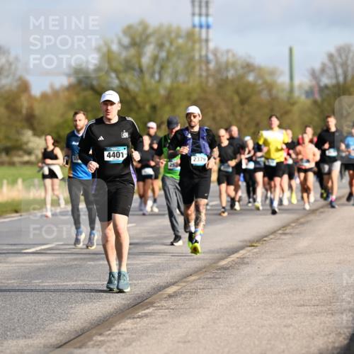 12.04.2026 - 45. Internationalen Wilhelmsburger Insellauf Dr. Thomas Lammeyer http://msf.ph/oto/9433156 12.04.2026 09:17:09 Laufen 3171, 4401, 2379 meine-sportfotos.de