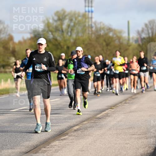 12.04.2026 - 45. Internationalen Wilhelmsburger Insellauf Dr. Thomas Lammeyer http://msf.ph/oto/9433159 12.04.2026 09:17:09 Laufen 3171, 440, 2379 meine-sportfotos.de