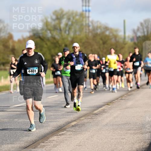 12.04.2026 - 45. Internationalen Wilhelmsburger Insellauf Dr. Thomas Lammeyer http://msf.ph/oto/9433161 12.04.2026 09:17:10 Laufen 3171, 4401, 2379 meine-sportfotos.de