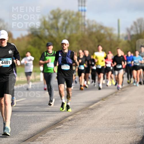 12.04.2026 - 45. Internationalen Wilhelmsburger Insellauf Dr. Thomas Lammeyer http://msf.ph/oto/9433167 12.04.2026 09:17:10 Laufen 4401, 2379 meine-sportfotos.de
