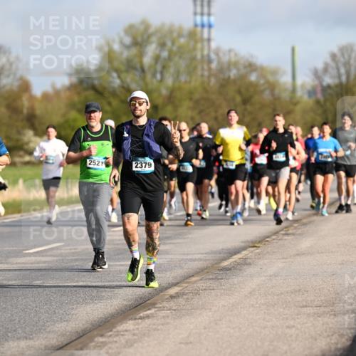12.04.2026 - 45. Internationalen Wilhelmsburger Insellauf Dr. Thomas Lammeyer http://msf.ph/oto/9433171 12.04.2026 09:17:11 Laufen 2521, 2379, 4401 meine-sportfotos.de