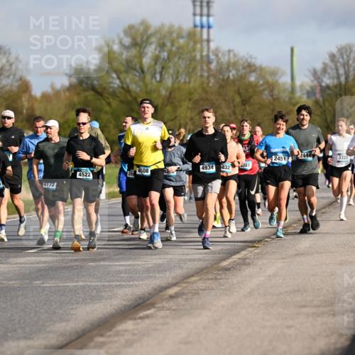 12.04.2026 - 45. Internationalen Wilhelmsburger Insellauf Dr. Thomas Lammeyer http://msf.ph/oto/9433191 12.04.2026 09:17:14 Laufen 2451, 2444, 3323, 4522, 28, 4608, 4934, 832, 381, 3670, 3516, 4172 meine-sportfotos.de