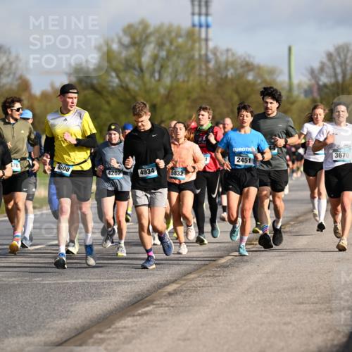 12.04.2026 - 45. Internationalen Wilhelmsburger Insellauf Dr. Thomas Lammeyer http://msf.ph/oto/9433204 12.04.2026 09:17:16 Laufen 4172, 4522, 378, 4608, 4262, 4934, 5832, 2451, 3670 meine-sportfotos.de