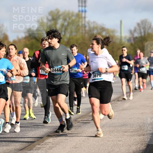 12.04.2026 - 45. Internationalen Wilhelmsburger Insellauf Dr. Thomas Lammeyer http://msf.ph/oto/9433219 12.04.2026 09:17:19 Laufen 33, 934, 2451, 090, 2444, 4706, 3670 meine-sportfotos.de