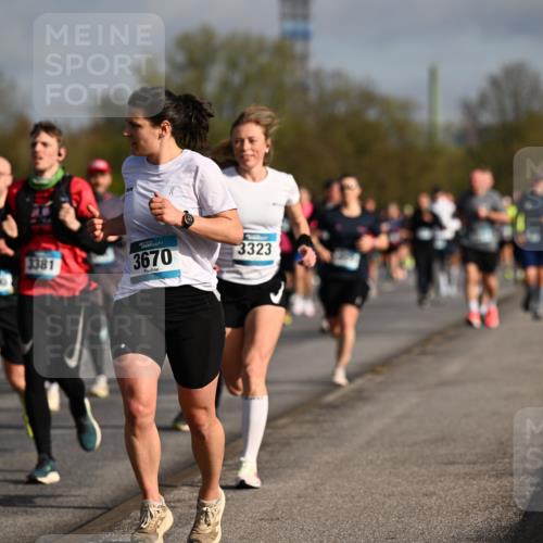 12.04.2026 - 45. Internationalen Wilhelmsburger Insellauf Dr. Thomas Lammeyer http://msf.ph/oto/9433226 12.04.2026 09:17:21 Laufen 244, 3381, 3670, 3323 meine-sportfotos.de