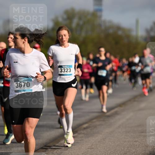 12.04.2026 - 45. Internationalen Wilhelmsburger Insellauf Dr. Thomas Lammeyer http://msf.ph/oto/9433227 12.04.2026 09:17:21 Laufen 180, 3670, 3323 meine-sportfotos.de