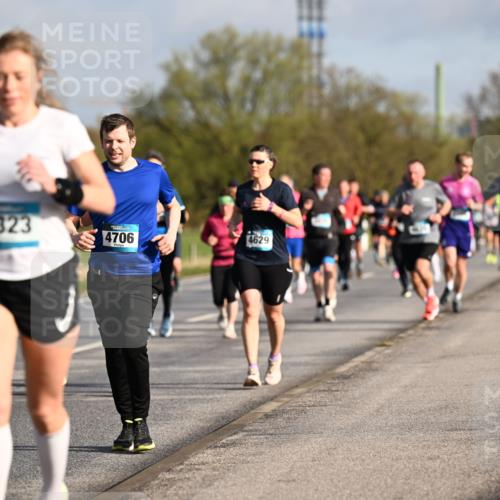 12.04.2026 - 45. Internationalen Wilhelmsburger Insellauf Dr. Thomas Lammeyer http://msf.ph/oto/9433233 12.04.2026 09:17:22 Laufen 381, 3323, 4706, 4629 meine-sportfotos.de