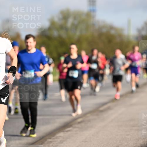 12.04.2026 - 45. Internationalen Wilhelmsburger Insellauf Dr. Thomas Lammeyer http://msf.ph/oto/9433235 12.04.2026 09:17:23 Laufen 4, 3323 meine-sportfotos.de
