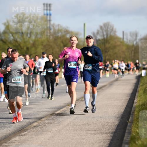 12.04.2026 - 45. Internationalen Wilhelmsburger Insellauf Dr. Thomas Lammeyer http://msf.ph/oto/9433252 12.04.2026 09:17:27 Laufen 4635, 2106, 2105 meine-sportfotos.de