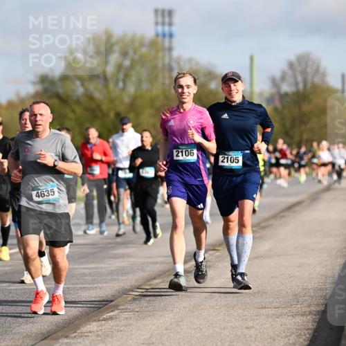 12.04.2026 - 45. Internationalen Wilhelmsburger Insellauf Dr. Thomas Lammeyer http://msf.ph/oto/9433258 12.04.2026 09:17:28 Laufen 4635, 2106, 2105 meine-sportfotos.de