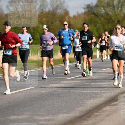 12.04.2026 - 45. Internationalen Wilhelmsburger Insellauf Dr. Thomas Lammeyer http://msf.ph/oto/9433331 12.04.2026 09:17:52 Laufen 4907, 4393, 3781, 3785, 4481, 5359, 3186, 4755, 4531 meine-sportfotos.de