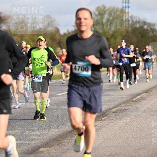 12.04.2026 - 45. Internationalen Wilhelmsburger Insellauf Dr. Thomas Lammeyer http://msf.ph/oto/9433588 12.04.2026 09:18:42 Laufen 10, 2810, 4758, 4700 meine-sportfotos.de