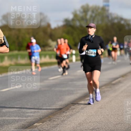 12.04.2026 - 45. Internationalen Wilhelmsburger Insellauf Dr. Thomas Lammeyer http://msf.ph/oto/9433674 12.04.2026 09:18:55 Laufen 5251, 6347 meine-sportfotos.de