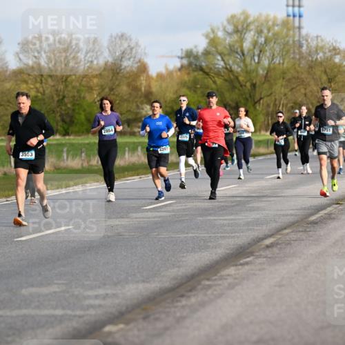 12.04.2026 - 45. Internationalen Wilhelmsburger Insellauf Dr. Thomas Lammeyer http://msf.ph/oto/9433786 12.04.2026 09:19:13 Laufen 3553, 2854, 4297, 2375, 5751 meine-sportfotos.de