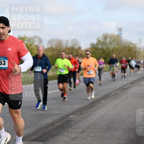 12.04.2026 - 45. Internationalen Wilhelmsburger Insellauf Dr. Thomas Lammeyer http://msf.ph/oto/9434038 12.04.2026 09:19:58 Laufen 5563, 1771 meine-sportfotos.de