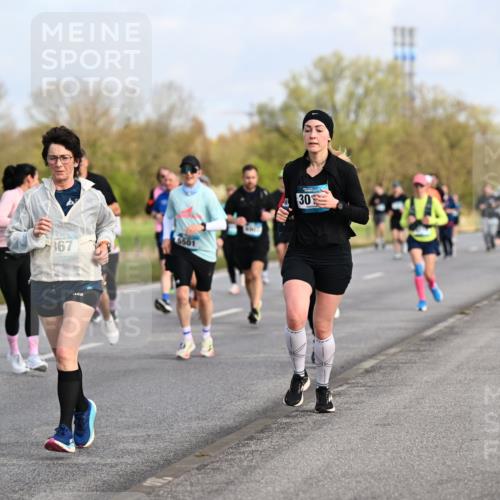 12.04.2026 - 45. Internationalen Wilhelmsburger Insellauf Dr. Thomas Lammeyer http://msf.ph/oto/9434102 12.04.2026 09:20:09 Laufen 5501, 30 meine-sportfotos.de