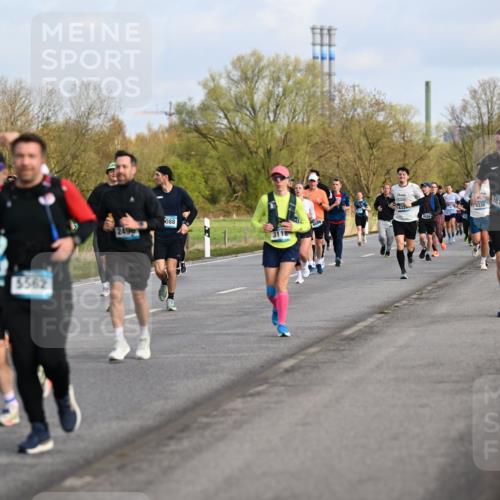 12.04.2026 - 45. Internationalen Wilhelmsburger Insellauf Dr. Thomas Lammeyer http://msf.ph/oto/9434115 12.04.2026 09:20:11 Laufen 5501, 5562, 249, 088, 3118, 4030, 4330, 1878, 16 meine-sportfotos.de
