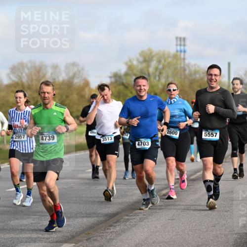 12.04.2026 - 45. Internationalen Wilhelmsburger Insellauf Dr. Thomas Lammeyer http://msf.ph/oto/9434237 12.04.2026 09:20:34 Laufen 4760, 2600, 5557, 2957, 4739, 3513, 4703, 2055 meine-sportfotos.de