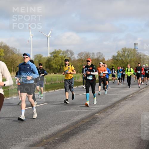 12.04.2026 - 45. Internationalen Wilhelmsburger Insellauf Dr. Thomas Lammeyer http://msf.ph/oto/9434276 12.04.2026 09:20:41 Laufen 23456, 3329, 5775, 2530 meine-sportfotos.de
